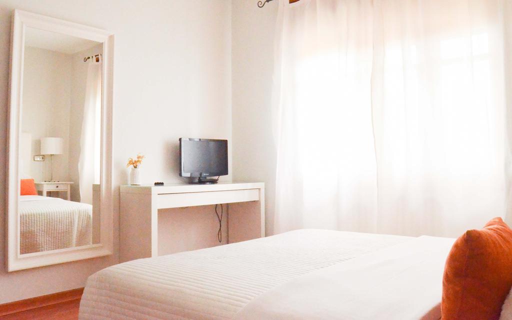 Hostal Carlos V Puebla de Sanabria Extérieur photo