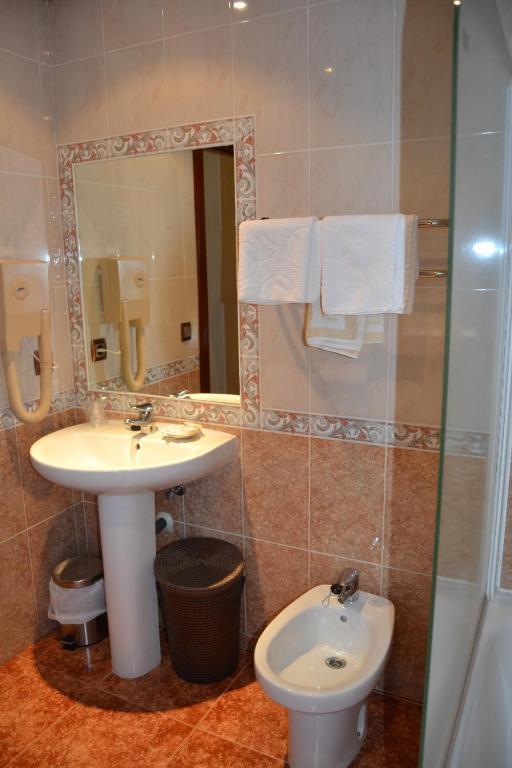 Hostal Carlos V Puebla de Sanabria Extérieur photo